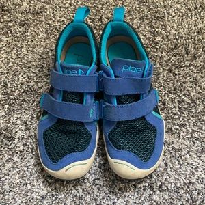 Plae Shoes. Boys 13.